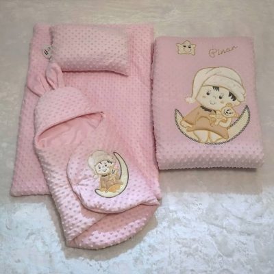 سرویس خواب 4 تکه نوزاد طرح ماه و نوزاد توپی برند الدوز رنگ صورتی